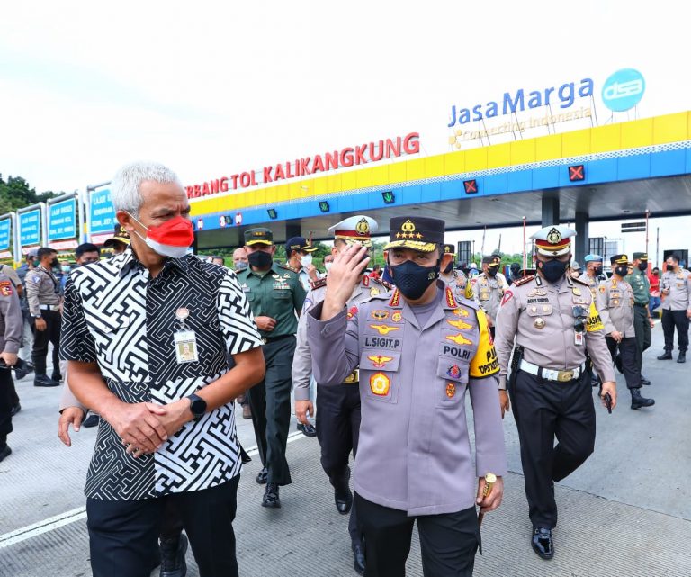 Kapolri Tinjau Langsung Tol Kalikangkung Km 414