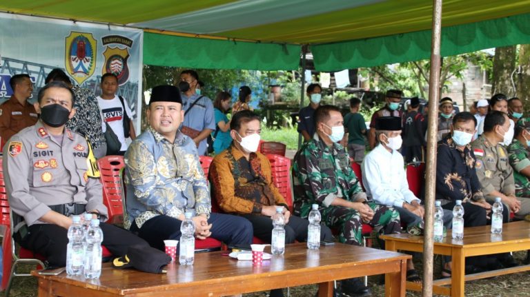 Lomba Dragon Boat Resmi Dibuka Bupati Melawi Dalam Rangka Perayaan Idul Fitri 1443 H