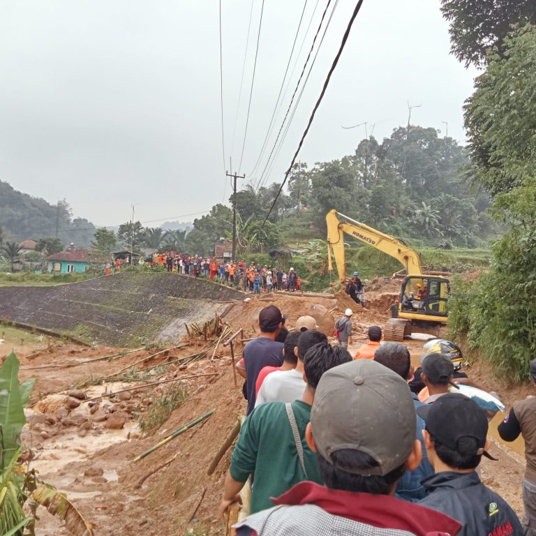 Banjir Bandang Landa Pamijahan Jam 19.30 WIB