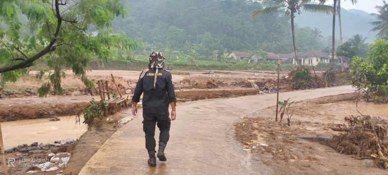 Laskar Banten Peduli Korban Banjir dan Longsor