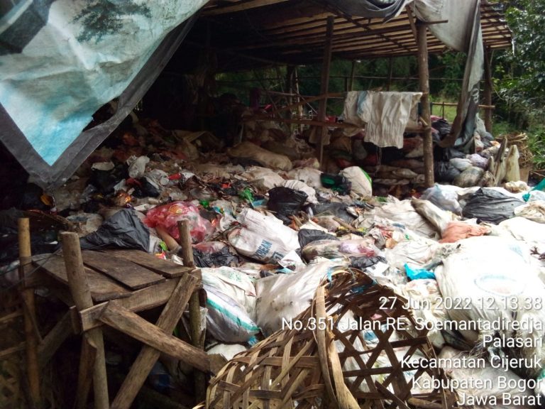 Pengelola Bank Sampah  Minta Uang Warga Rp 5000/Minggu