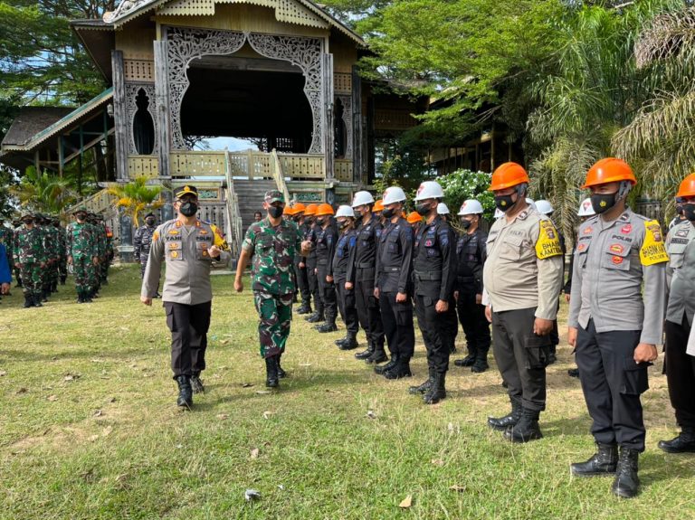 Kapolres Ketapang Pimpin Langsung Apel Gabungan