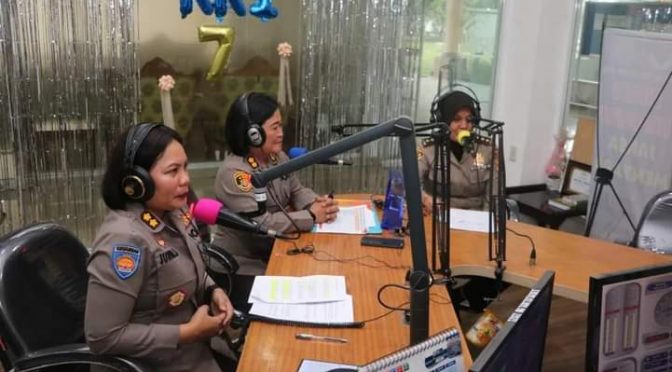 Polwan Polda Sumut Talkshow di Radio RRI Medan