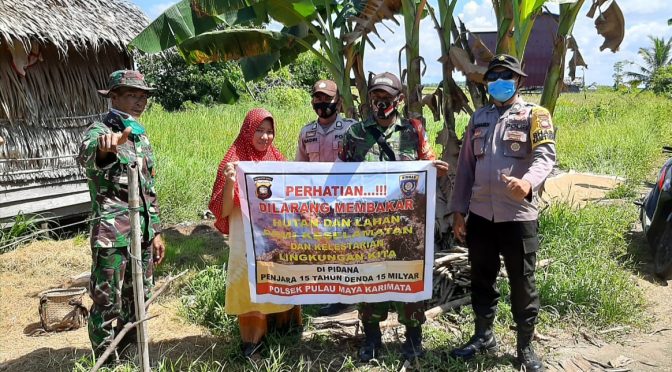 Cegah Membakar Lahan,  Kapolsek-Danramil Kecamatan Pulau Maya Dan Karimata Berikan Imbauan Langsung Kepada Masyarakat