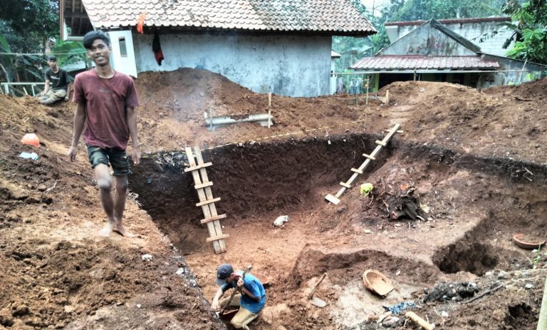 Diduga Pembangunan Tower Di Desa Cibalung Sarat Gratifikasi