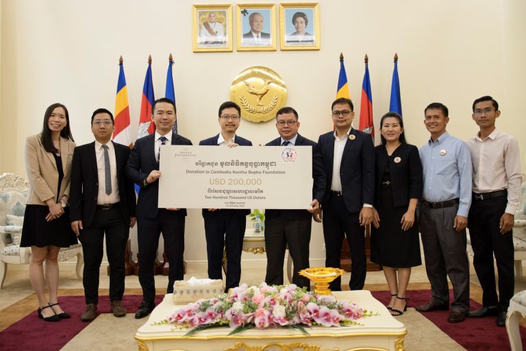 Prince Foundation Membantu Kesehatan Anak Kamboja US$200.000