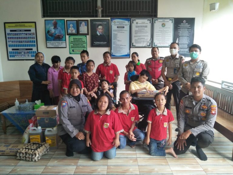 HUT Satpam Ke-42, Satbinmas Polres Melawi Gelar Anjangsana Ke Yayasan Bhakti Luhur