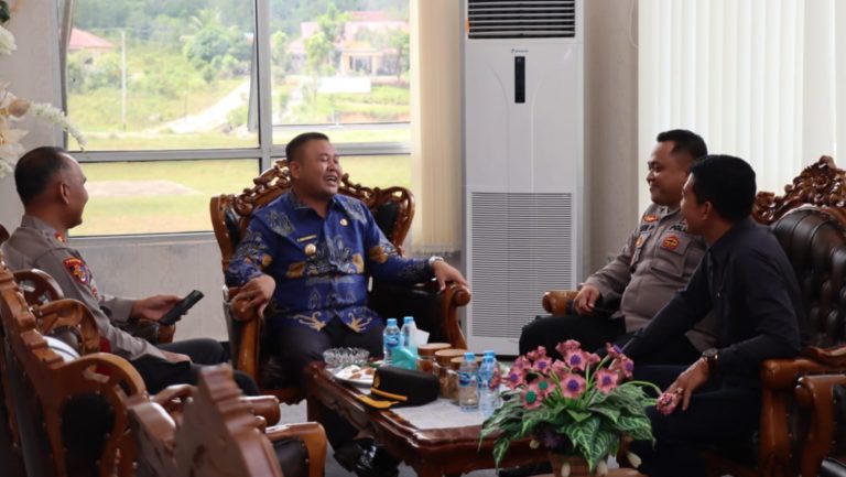 AKBP Muhammad Syafi’i Melakukan Kunjungan Silaturahmi Kepada Bupati Melawi