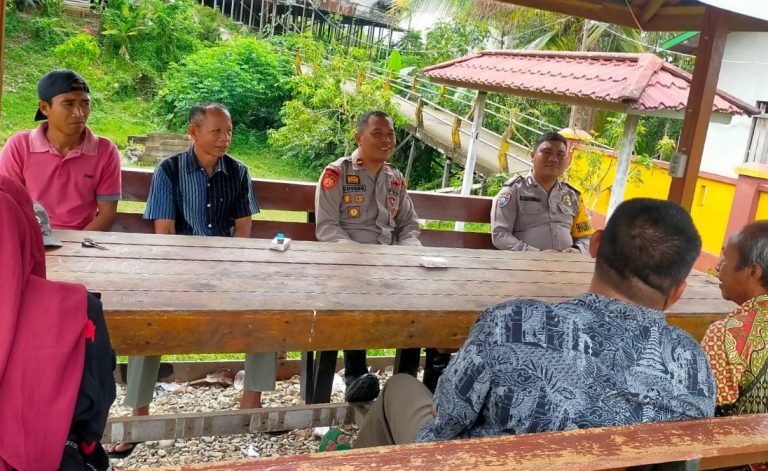 Polsek Sokan Gelar Jumat Curhat Dengan Pengurus Adat Melayu