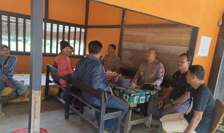 Polsek Sayan Terima Langsung 2 Keluhan Warga Desa Siling Permai