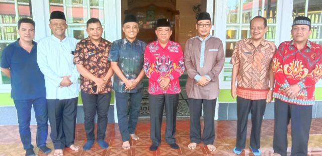 Wakil Bupati Melawi Pimpin Safari Ramadhan Ke Masjid Baitul Muhajirin