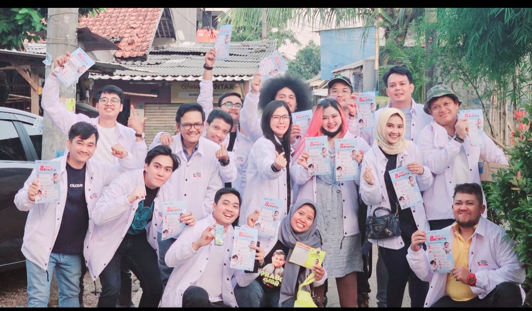 Relawan BPP Provinsi Banten Bagi-bagi Nasi Kotak dan Susu Gratis di Kota Tangsel