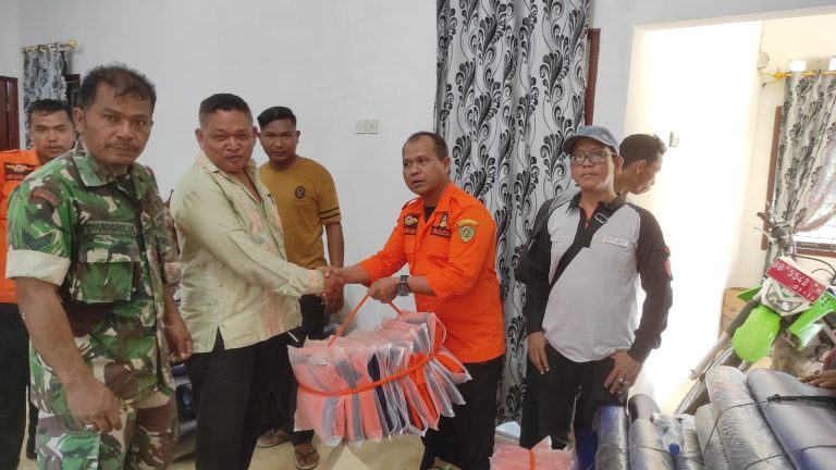 Bupati Tapsel Perintahkan Langsung BPBD Salurkan Bantuan Kepada 152 KK Di Kecamatan Tano Tombangan Angkola Yang Terdampak Banjir