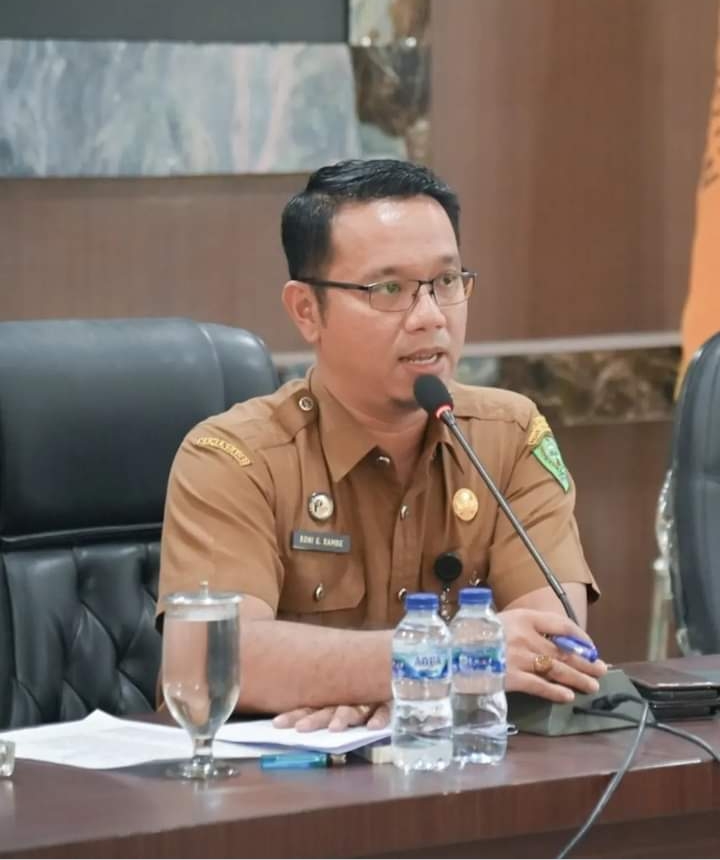 PLT Sekretaris Daerah Roni Gunawan Rambe Pimpin Rapat Monitoring Pelaksanaan Pemilu 2024.