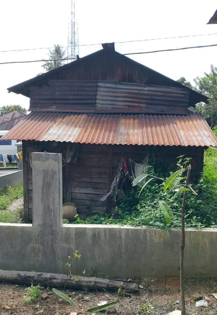 Program Bedah Rumah Gotong Royong Marsialap Ari Rasyid Assaf Dongoran ke-29 di Kelurahan Baringin