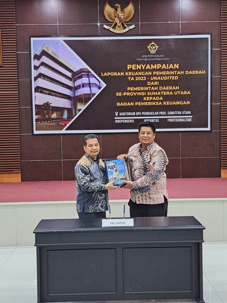 Bupati Samosir Serahkan Laporan Keuangan Unaudited Pemkab Samosir 2023 ke BPK RI Perwakilan Sumut
