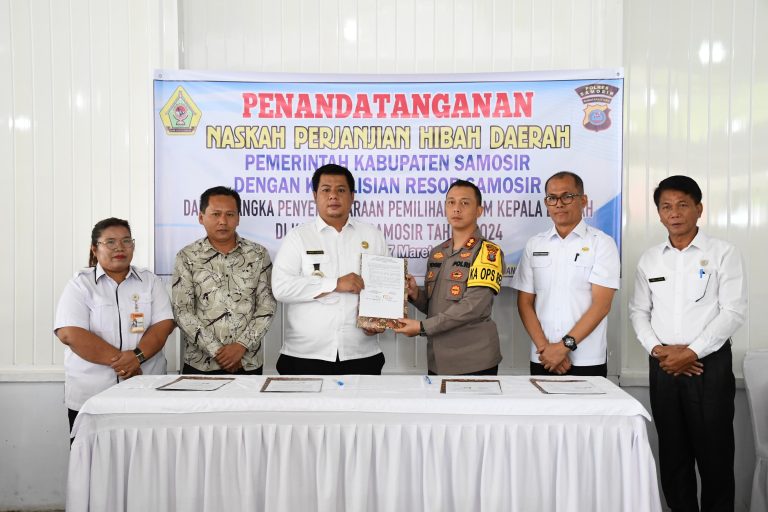 Bupati Samosir Dan Kapolres Samosir Tandatangani NPHD Penyelenggaraan PEMILUKADA 2024 Kabupaten Samosir