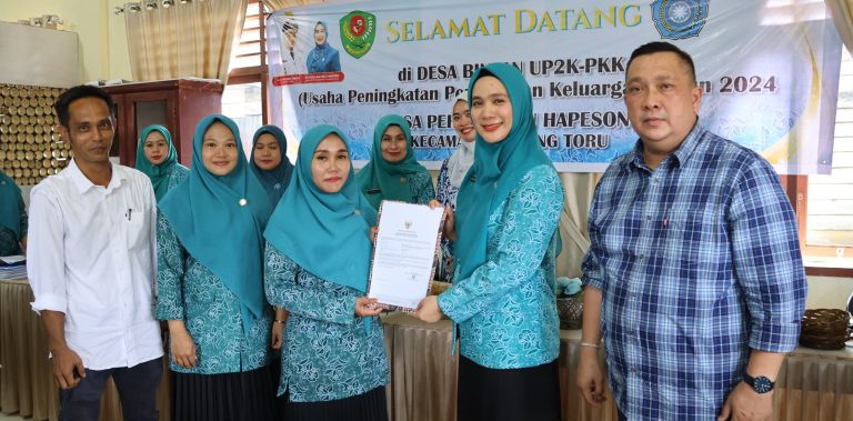 Rosalina Kunjungi Desa Binaan Perkebunan Hapesong,Semoga Mampu Jadi Wiraswasta Kreatif Untuk Tingkatkan Pendapatan Keluarga