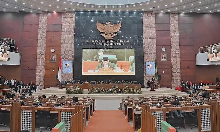 Sidang Paripurna Di Gedung Rapat DPRD Sumatera Utara Dalam Rangka HUT SUMUT Ke 76 Di Hadiri Pj.Walikota Padangsidimpuan.