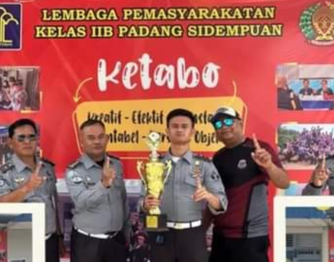 Kalapas IIB Padangsidimpuan Apresiasi Perjuangan Tim Futsal Lapas Hingga Raih Juara Pertama.