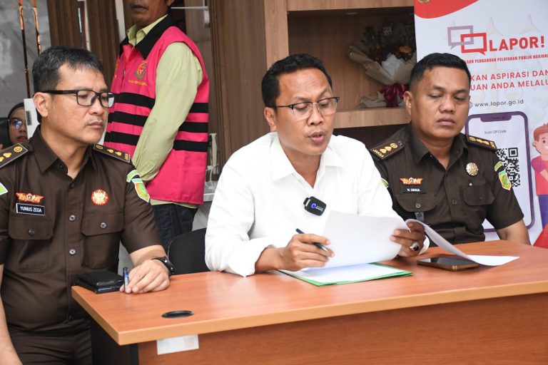 Tim Penyidik Kejari Kota Padangsidimpuan Tetapkan Mantan Kades Batang Bahal Sebagai Tersangka Korupsi Penggunaan APBDes.