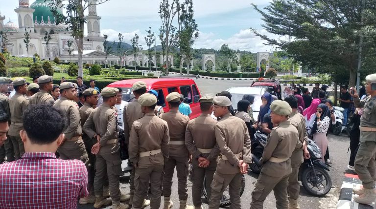 Bupati Tapsel Di Duga Lakukan Pembiaran Dan Lindungi Kadis Pendidikan.