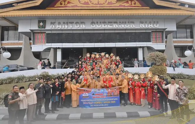Pemko Padangsidimpuan Ikut Serta Dalam Pawai Karnaval di Raker Komwil I Apeksi Pekanbaru