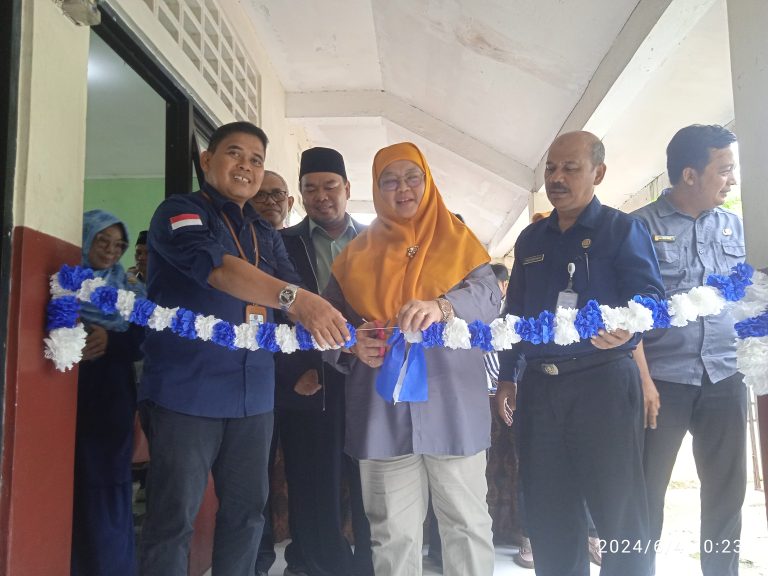 Siti Chaerijah Kadisdik Kota Depok Launching Sanggar Kegiatan Belajar
