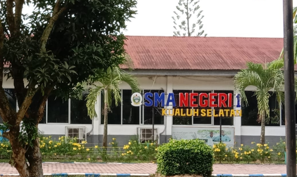 Kepala SMAN 1 kualuh selatan sembunyikan informasi publik