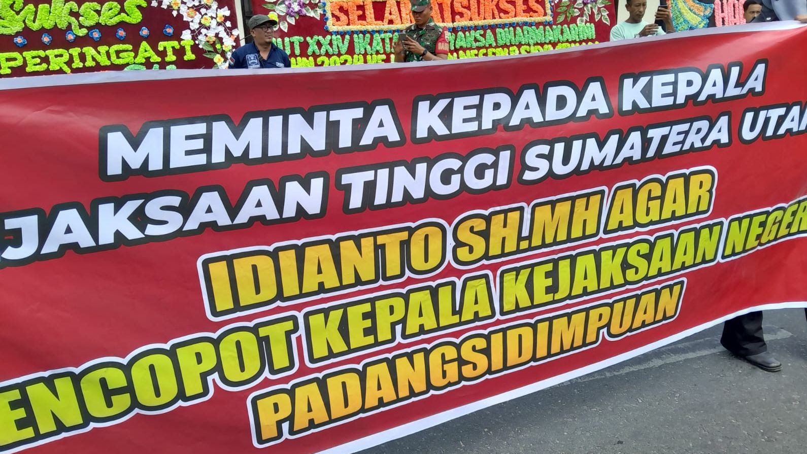 Hari Bhakti Adhyaksa Kejari Di Demo Damai