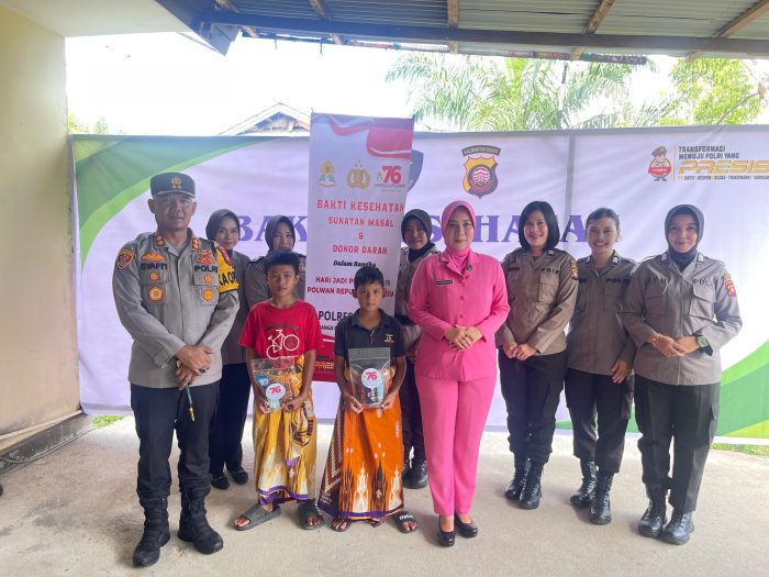 Peringati Hari Jadi Polwan Ke 76, Polres Melawi Gelar Sunatan Massal