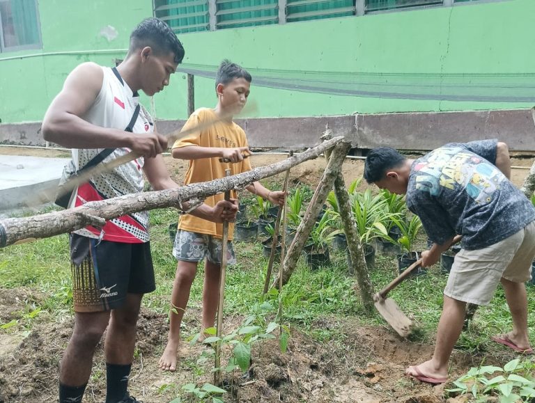 Satgas Yonzipur 5/ABW Tingkatkan Kualitas Ketahanan Pangan Bersama Remaja Rumah Singgah