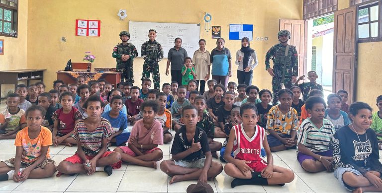 Satgas Yonif 642/KPS Berikan Penyuluhan Kesehatan Kepada Anak-Anak