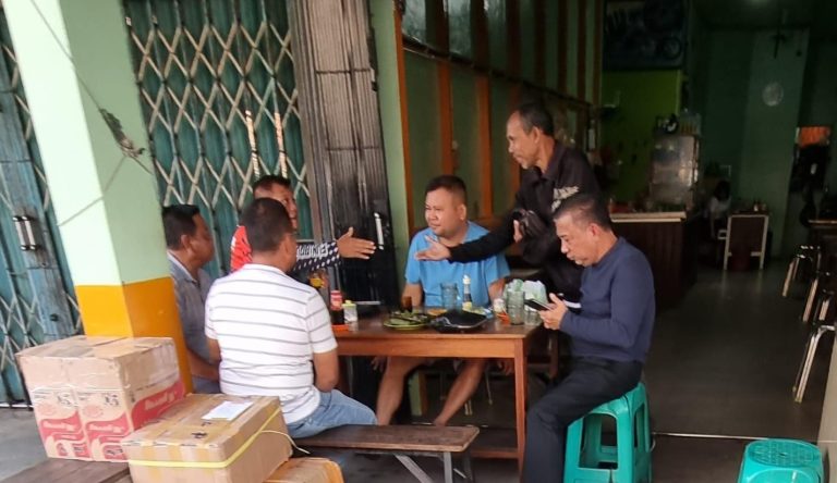 Akrab, 2 Calon Bupati Melawi Ngopi Bareng