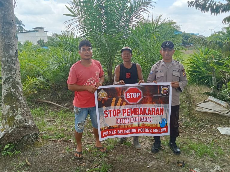 Polsek Belimbing Gelar Sosialisasi Langsung Pencegahan Karhutla Kepada Warga