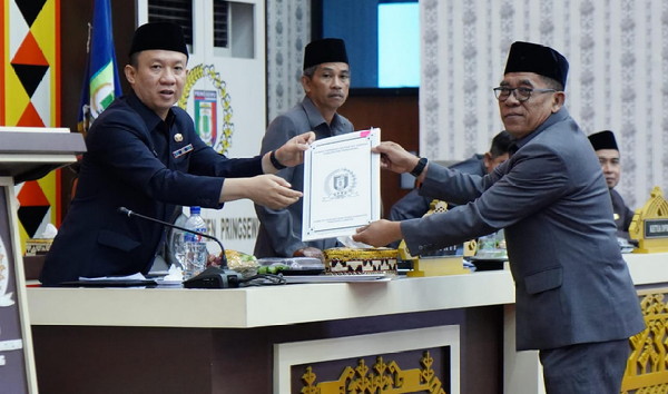 Pemkab Pringsewu  Dan DPRD  Sahkan 4 Perda Serta  Sepakati Propemperda 2025