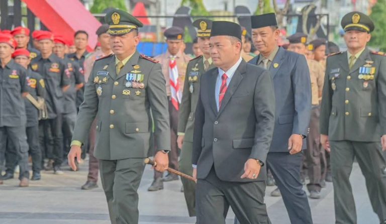 PJ. Wali Kota Padangsidimpuan Timur Tumanggor Hadiri Upacara HUT Bhayangkara Ke 78.