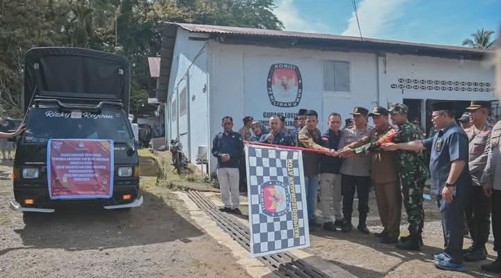 Pj.Wali Kota Padangsidimpuan Hadiri Apel Pergeseran Logistik.