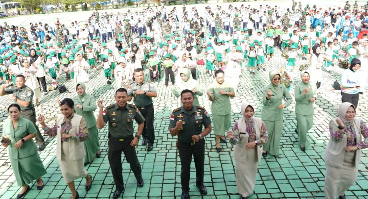 Pangdam XII/TPR Bernyanyi Dan Joget Komando Bersama Ribuan Anak-Anak