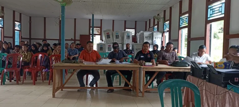 Rapat Pleno Rekapitulasi PPK Belimbing Hulu Berjalan Lancar