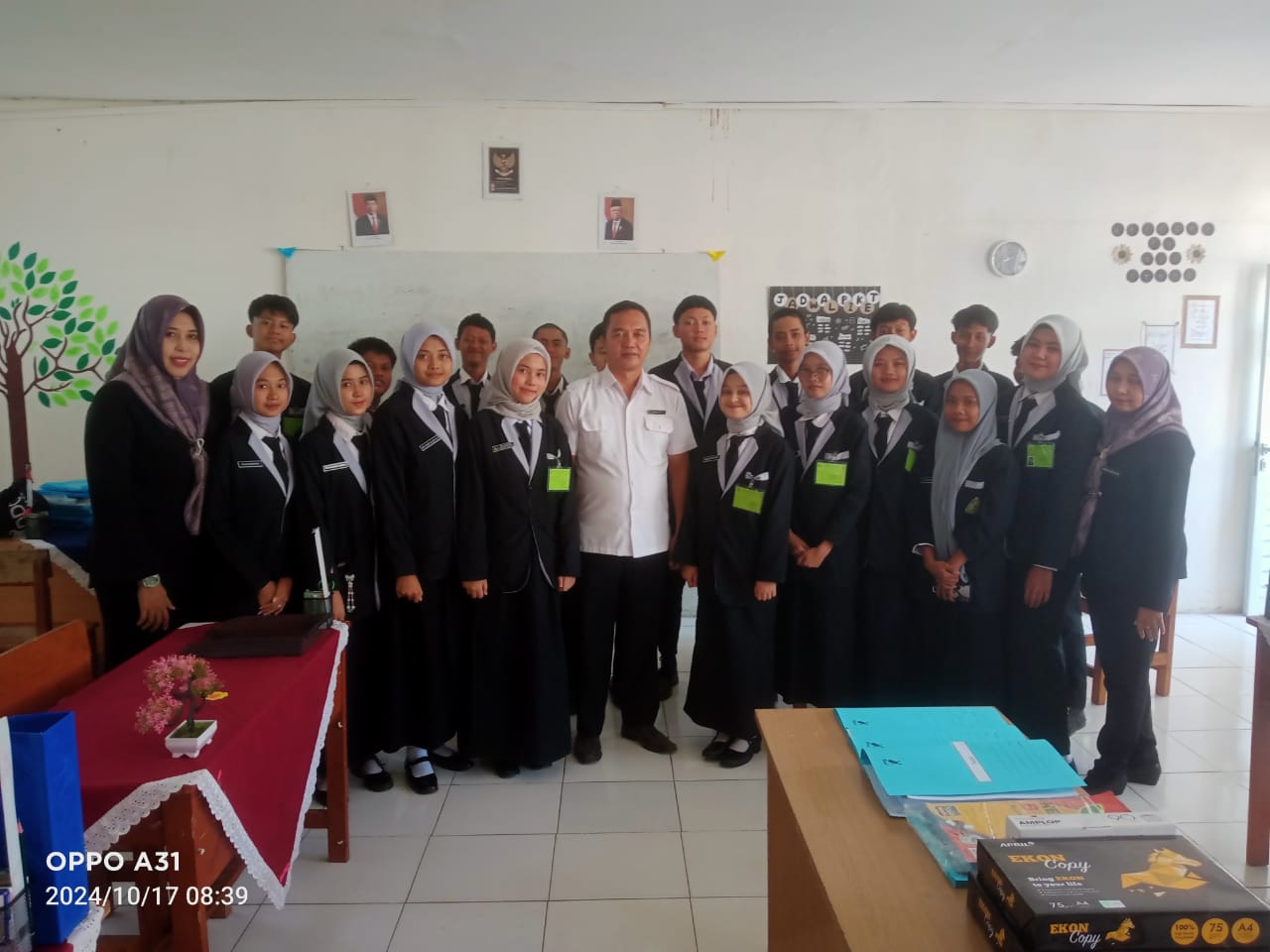 SMK Nurul Hidayah 1 Gratiskan SPP