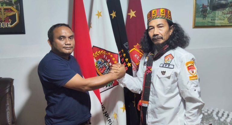 Ardi Yunus Siregar Sah Nahkodai Elang 3 Hambalang NKRI Sumut Setelah Menerima Mandat dari Ketua Umum Dewan Pimpinan Nasional.