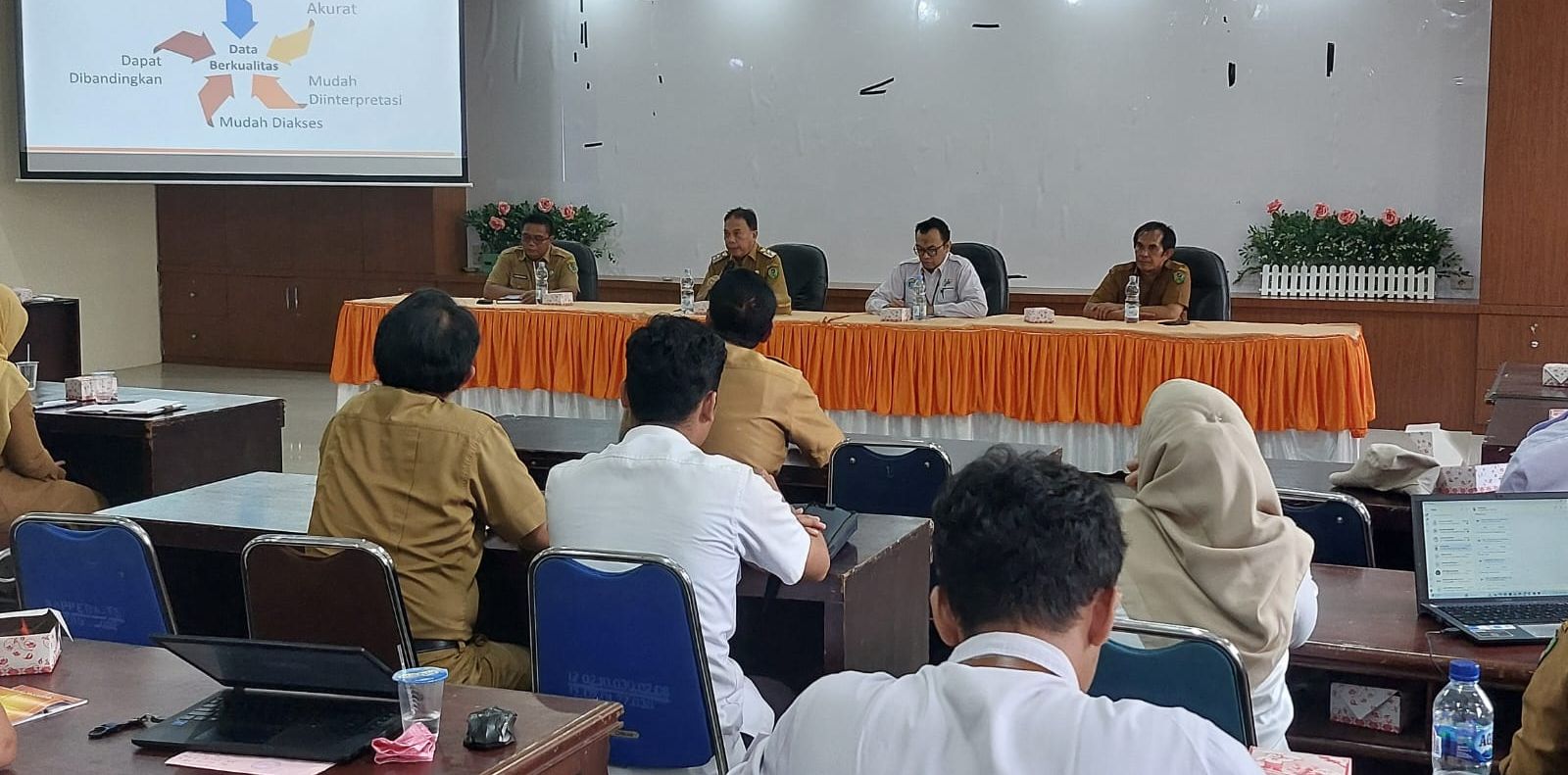 Pemkab Tapsel Tegaskan Komitmen Dalam Meningkatkan Tata Kelola Data Berkualitas. Pemkab Tapsel Tegaskan Komitmen Dalam Meningkatkan Tata Kelola Data Berkualitas.