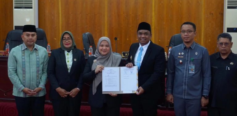 Sidang Paripurna DPRD Kota Padangsidimpuan Bahas LKPJ Wali Kota dan Pembentukan Perda Tahun 2025