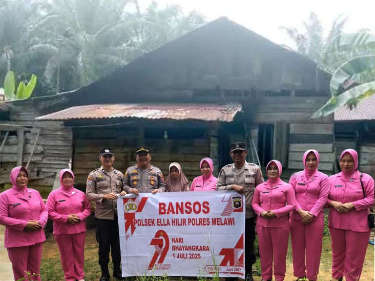 Peringati HUT Bhayangkara Ke 79, Polsek Ella Hilir Berikan Bansos