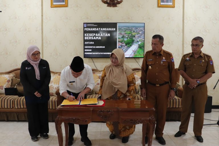 Pemko Payakumbuh Tandatangani Nota Kesepakatan Dengan Universitas Abdurrab Riau