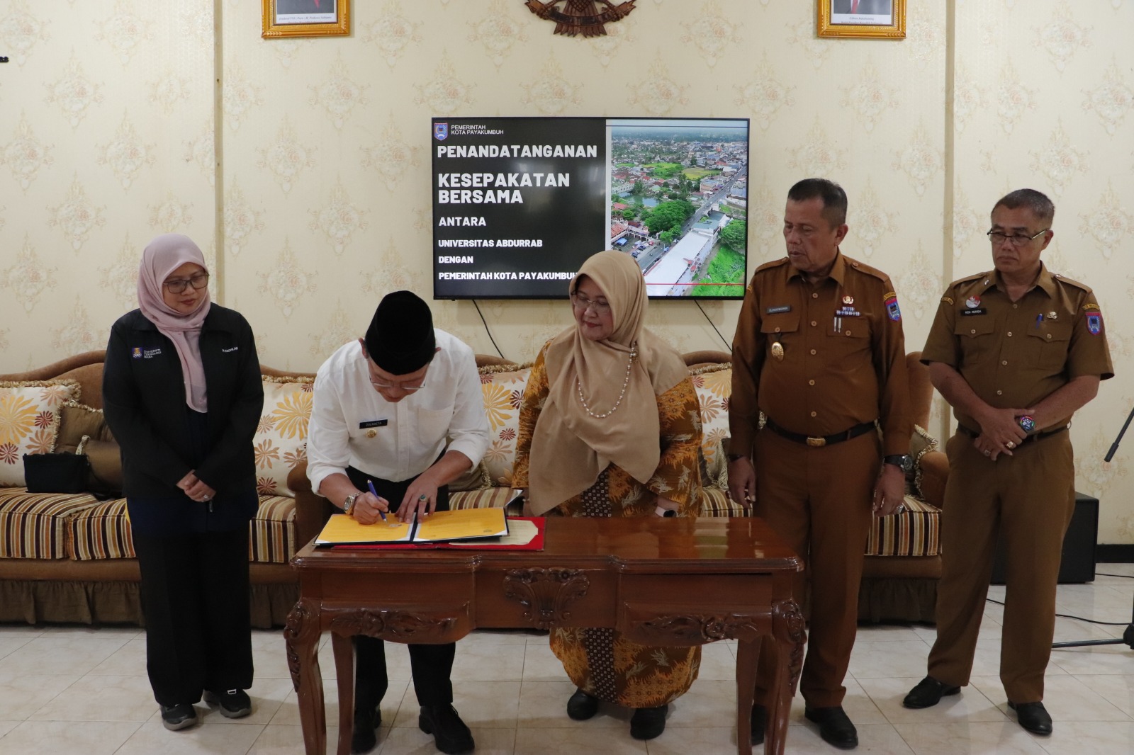 Pemko Payakumbuh Tandatangani Nota Kesepakatan Dengan Universitas Abdurrab Riau Pemko Payakumbuh Tandatangani Nota Kesepakatan Dengan Universitas Abdurrab Riau