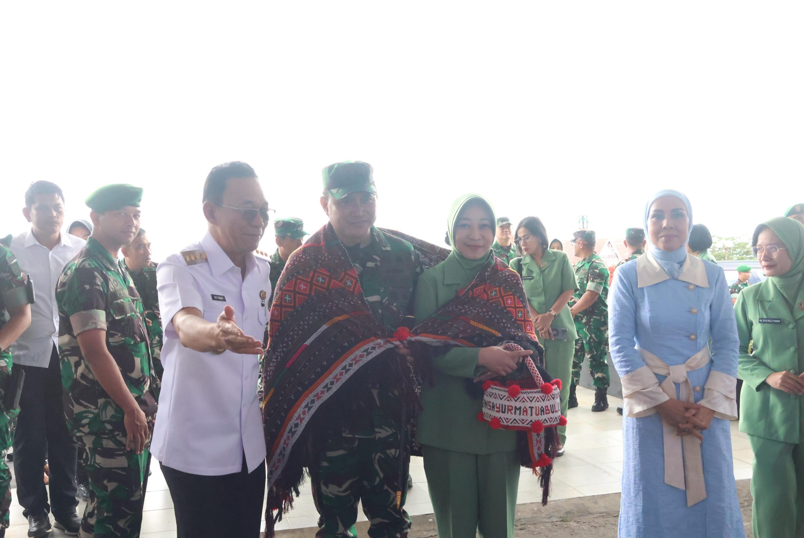 Bupati dan Ketua TP PKK Tapsel Sambut Kunjungan Pangdam I/BB di Sipirok Bupati dan Ketua TP PKK Tapsel Sambut Kunjungan Pangdam I/BB di Sipirok