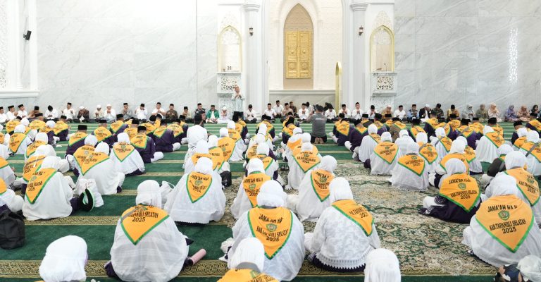 Doa dan Harapan Iringi 174 Calhaj Tapsel, Wakil Bupati : Pemda Jamin Keamanan Kampung Halaman