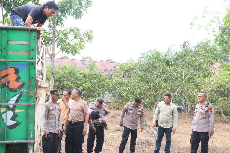 Polres Melawi Siapkan 1,4 Ton Pupuk Untuk Ketahanan Pangan